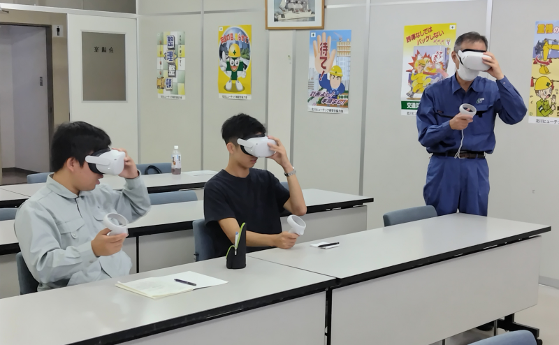 インターンシップのICT機器使用体験イメージ画像